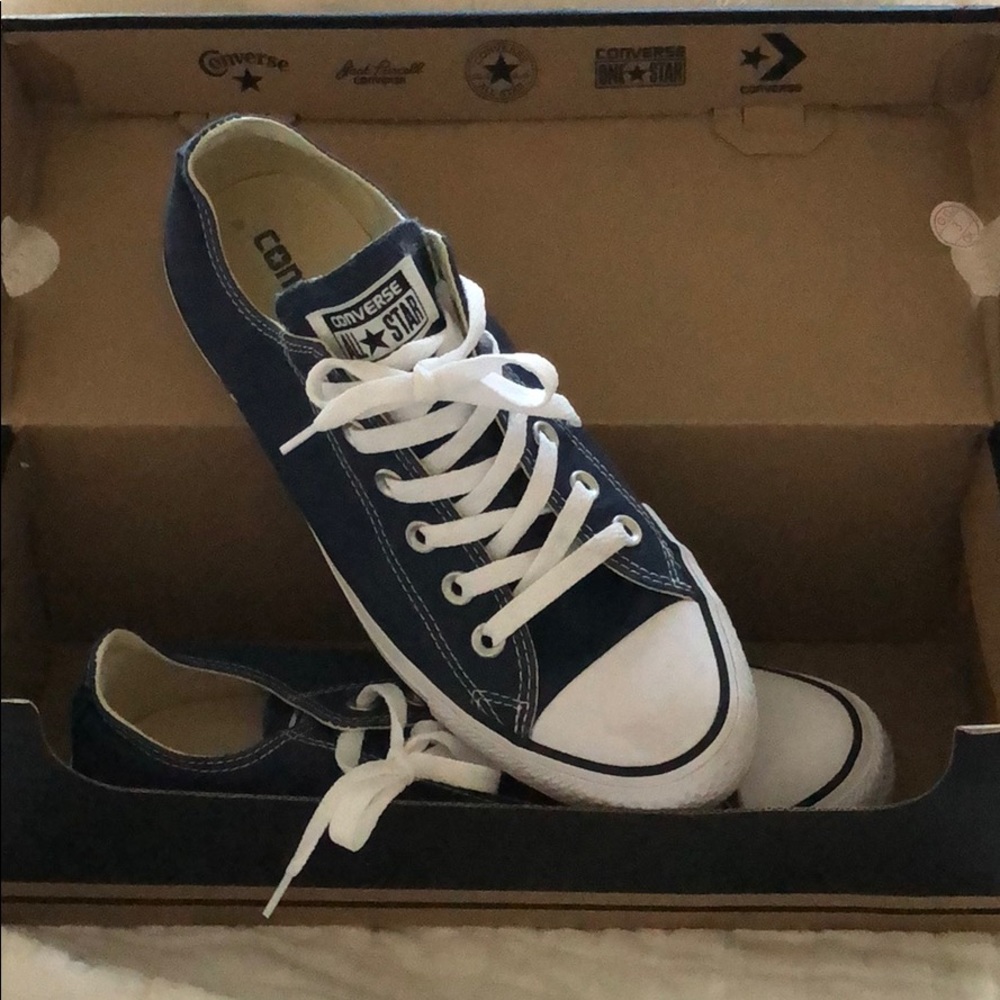 Converse navy sz 8